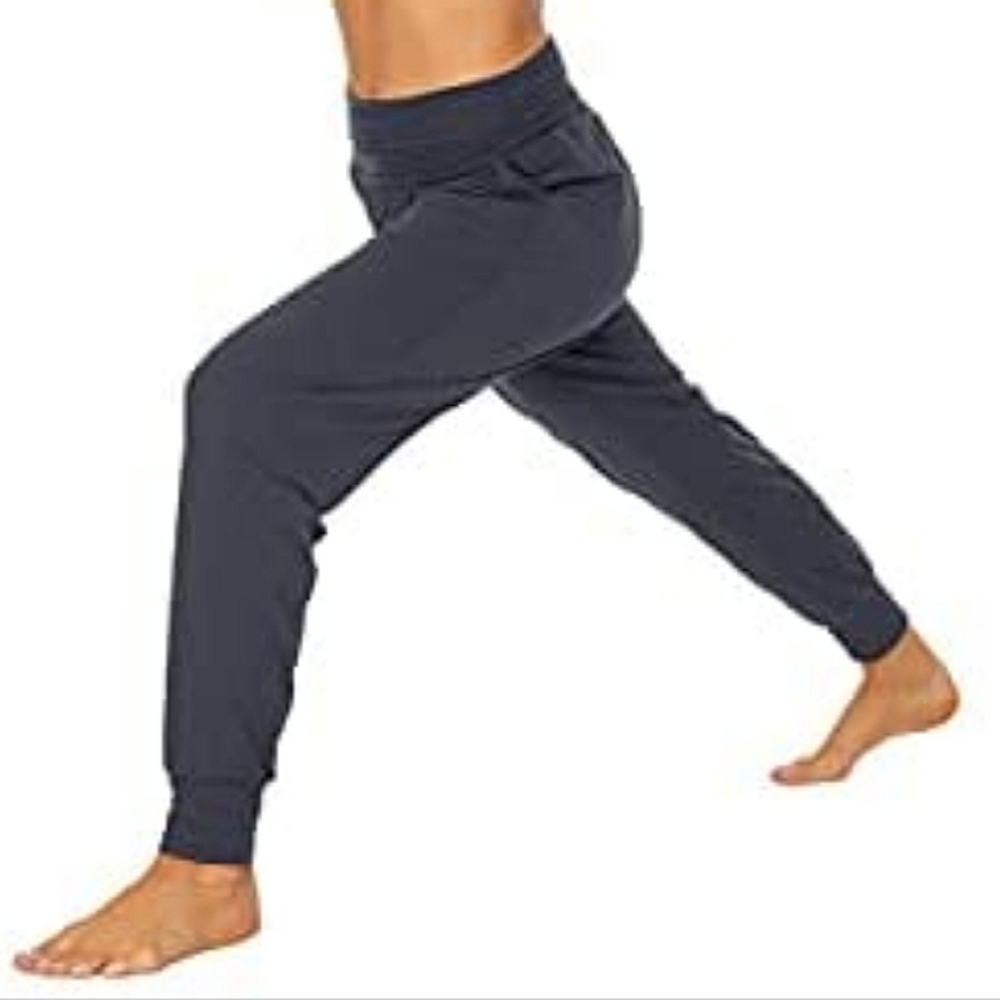 THANTH. Large , genie, joggers. Dark grey.